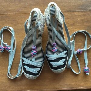 Elegant Black and Cream Espadrille Flats